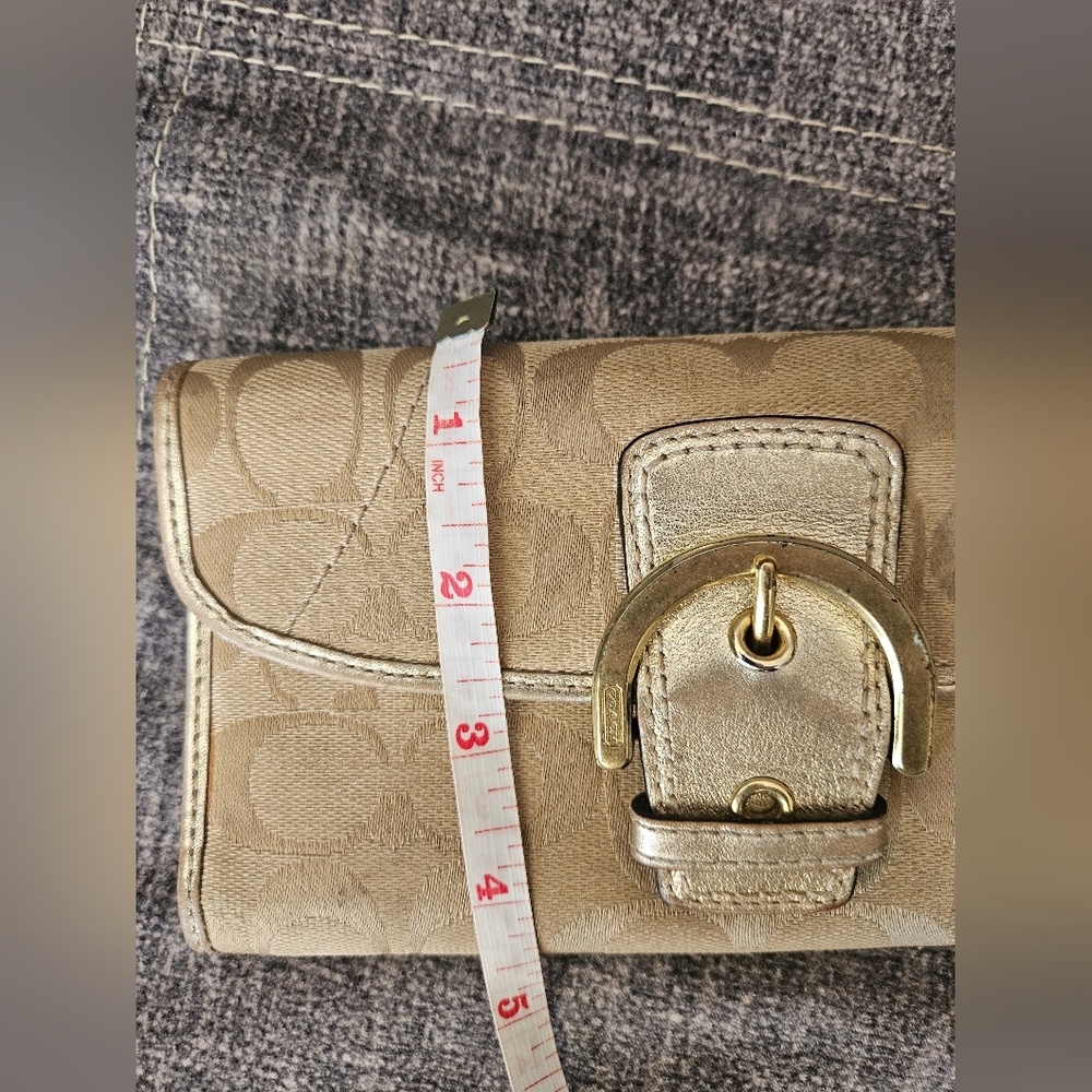 Vintage Coach Soho Signature Flap Buckle Snap Bifold Wallet in gold metallic. - Picture 3 of 15